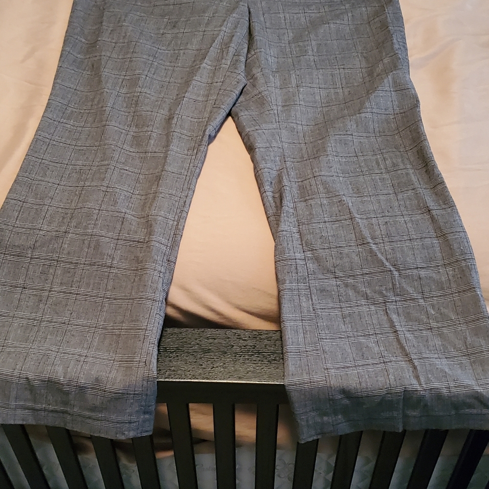 Dress pant - Picture 2 of 3